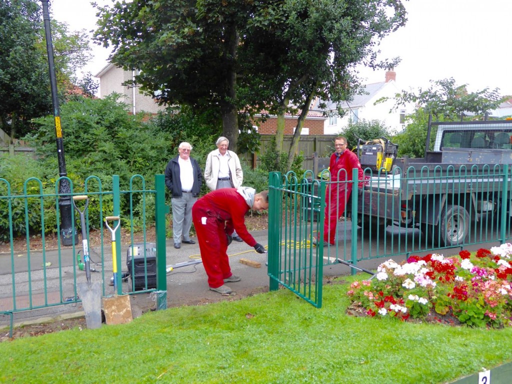 Bob & Brian Look on as employees of Ivanhoe Forge Ltd do all the work